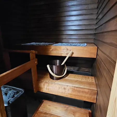 Pikku Aurora - Location, Private Sauna Huoneisto Levi